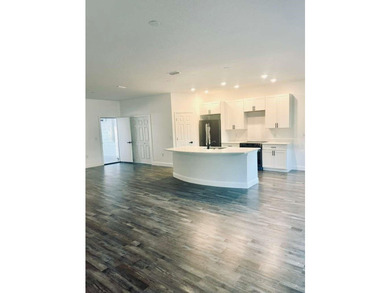 NEW CONSTRUCTION, MODERN ELEGANCE IN THE FRIENDLY CITY OF - photo 8