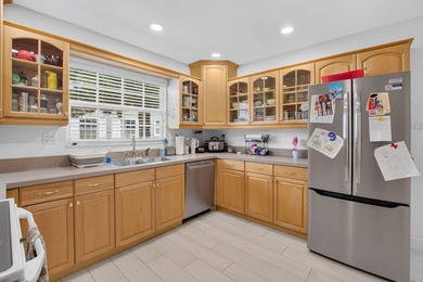 THIS BEAUTIFUL UPDATED 3 BEDROOM 2 BATH VILLA IS READY FOR A NEW - photo 18