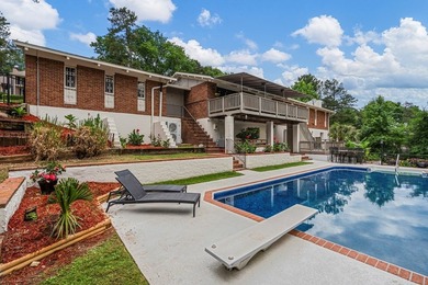 Rustic paradise on the water! This incredible home is in - photo 10