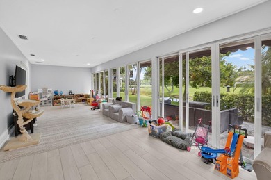 THIS BEAUTIFUL UPDATED 3 BEDROOM 2 BATH VILLA IS READY FOR A NEW - photo 21