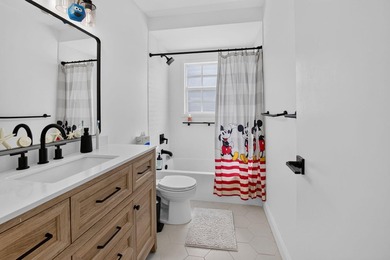 THIS BEAUTIFUL UPDATED 3 BEDROOM 2 BATH VILLA IS READY FOR A NEW - photo 33