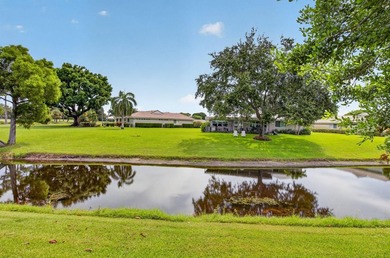 THIS BEAUTIFUL UPDATED 3 BEDROOM 2 BATH VILLA IS READY FOR A NEW - photo 37
