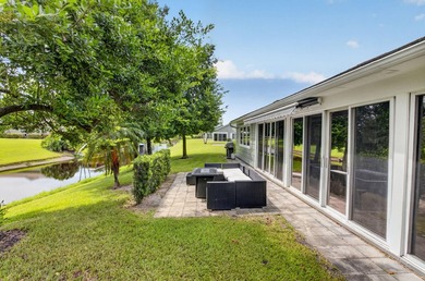 THIS BEAUTIFUL UPDATED 3 BEDROOM 2 BATH VILLA IS READY FOR A NEW - photo 39