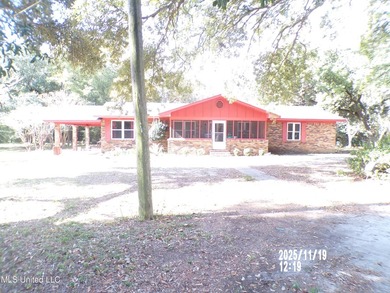Welcome to 487 Silver Ridge Avenue-an inviting brick ranch set - photo 1