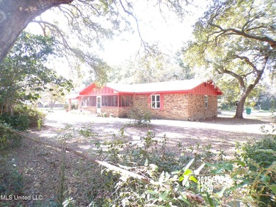Welcome to 487 Silver Ridge Avenue-an inviting brick ranch set - photo 2
