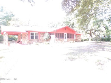 Welcome to 487 Silver Ridge Avenue-an inviting brick ranch set - photo 3