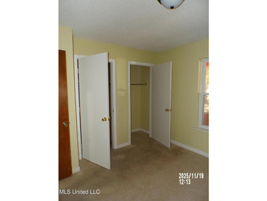Welcome to 487 Silver Ridge Avenue-an inviting brick ranch set - photo 10