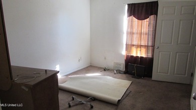 Great investor opportunity. 3bedroom 2bath fixer 1073 square - photo 6
