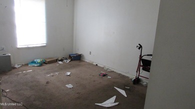 Great investor opportunity. 3bedroom 2bath fixer 1073 square - photo 8