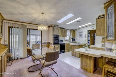 Back on the market, at no fault of seller. Set on a quiet - photo 9