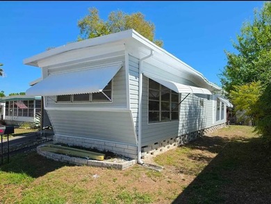 Enjoy easy living in this spacious home located in a beautifully - photo 3