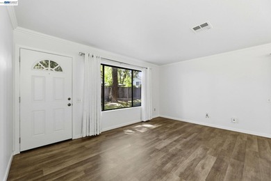 Don't miss this cozy, single-level, move-in ready condo in San - photo 6