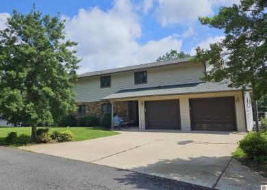 Lake Home For Sale in Gilbertsville, Kentucky