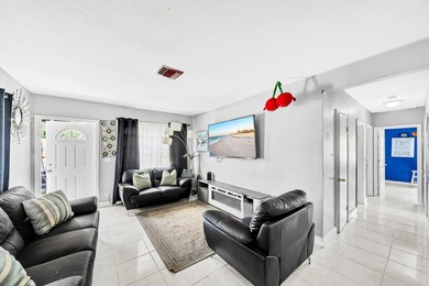 This beautifully maintained 3-bedroom, 1-bathroom home is - photo 12