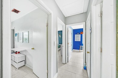 This beautifully maintained 3-bedroom, 1-bathroom home is - photo 13