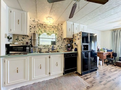 Welcome to Summerloch Green, a spectacular waterfront 55+ - photo 15