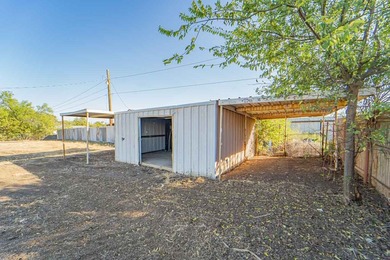 COMPLETELY REMODELED AND UPDATED!! This precious 3 bedroom, 2 - photo 25