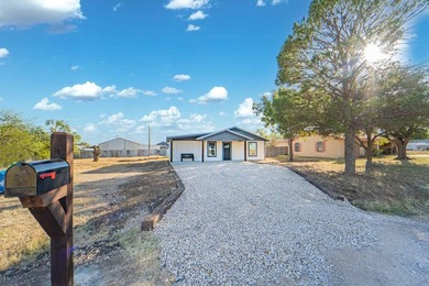 COMPLETELY REMODELED AND UPDATED!! This precious 3 bedroom, 2 - photo 30