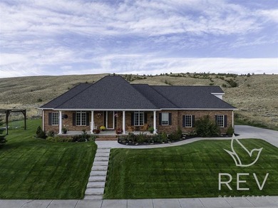 A rare opportunity to own a truly exceptional property that - photo 2