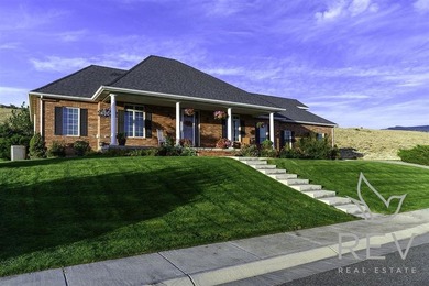 A rare opportunity to own a truly exceptional property that - photo 3