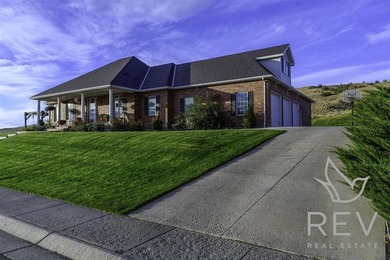 A rare opportunity to own a truly exceptional property that - photo 4