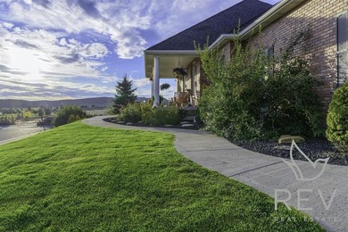 A rare opportunity to own a truly exceptional property that - photo 5