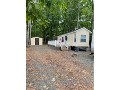 Twin Lakes Home For Sale in Shohola Pennsylvania
