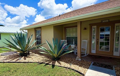 Welcome to this inviting three-bedroom, two-bathroom - photo 2