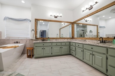 Beautiful 4BR/3BA home in desirable Bienville Place! This - photo 36