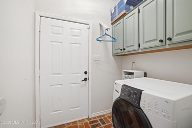 Beautiful 4BR/3BA home in desirable Bienville Place! This - photo 39