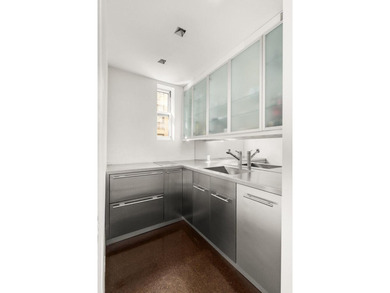 Park Avenue Sophistication with Hotel-Style Services at $525,000 - photo 7