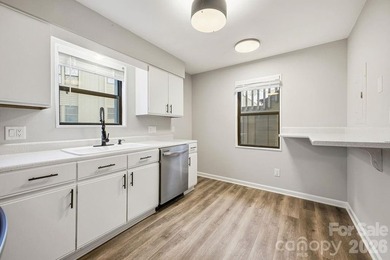 Freshly renovated and truly turnkey, this serene single-level - photo 7