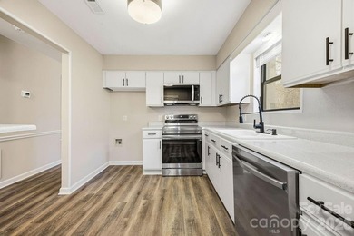 Freshly renovated and truly turnkey, this serene single-level - photo 8