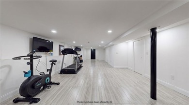 Fully renovated in 2020, this detached single-family home offers - photo 15