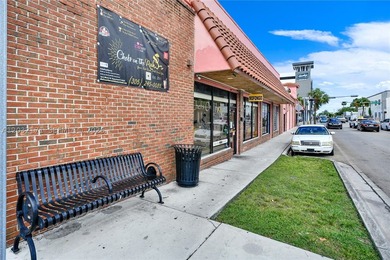 Investment Opportunity - Fully Leased Retail Center in Downtown - photo 5
