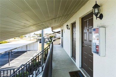 Bright, fully renovated waterfront condo in the desirable Waters - photo 17