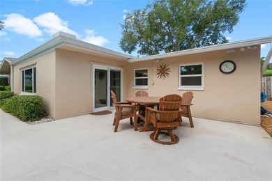 Welcome home to this fantastic 3-bedroom, 2-bathroom, 2-car - photo 8