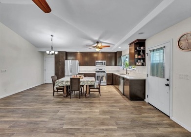 Welcome to this beautifully constructed 3-bedroom, 2-bath home - photo 6