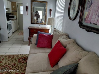 Well-kept family home located in the desirable Paxon area on a - photo 3
