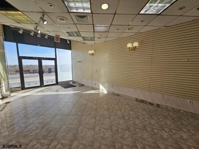 Exceptional opportunity to own retail commercial space directly - photo 14