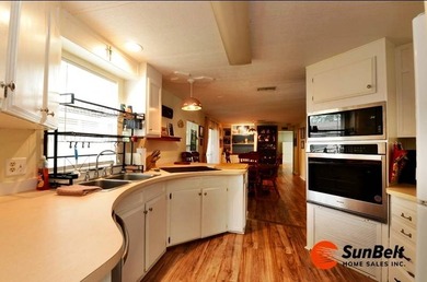 Beautifully Remodeled, Light-Filled Home in Premier 55+ Ocala - photo 5