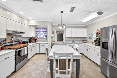 Seller offering $10k toward buyer closing costs, prepaids, or a - photo 21