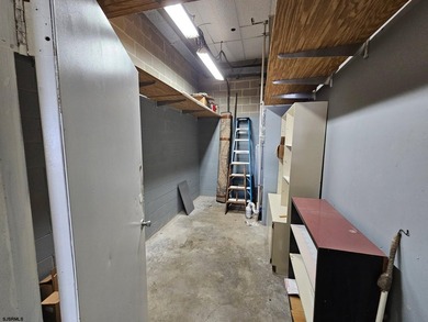 Exceptional opportunity to own retail commercial space directly - photo 23