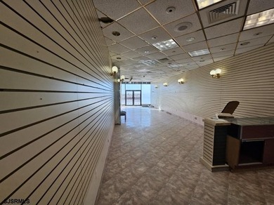 Exceptional opportunity to own retail commercial space directly - photo 24