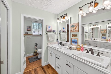 Seller offering $10k toward buyer closing costs, prepaids, or a - photo 27