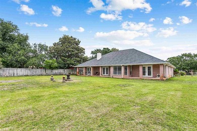 Welcome to this immaculate, custom-built, home located in the - photo 31