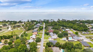 Welcome to this immaculate, custom-built, home located in the - photo 33