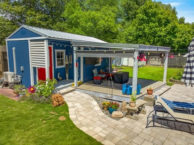 Seller offering $10k toward buyer closing costs, prepaids, or a - photo 48