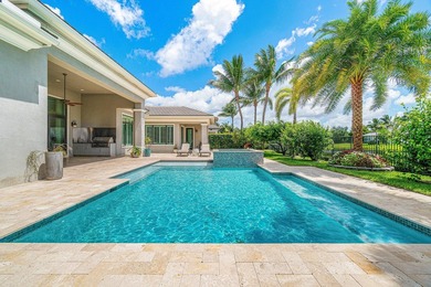 Exquisitely decorated by Brown Interiors, this sprawling one - photo 2