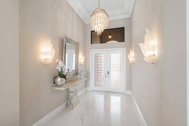 Exquisitely decorated by Brown Interiors, this sprawling one - photo 3